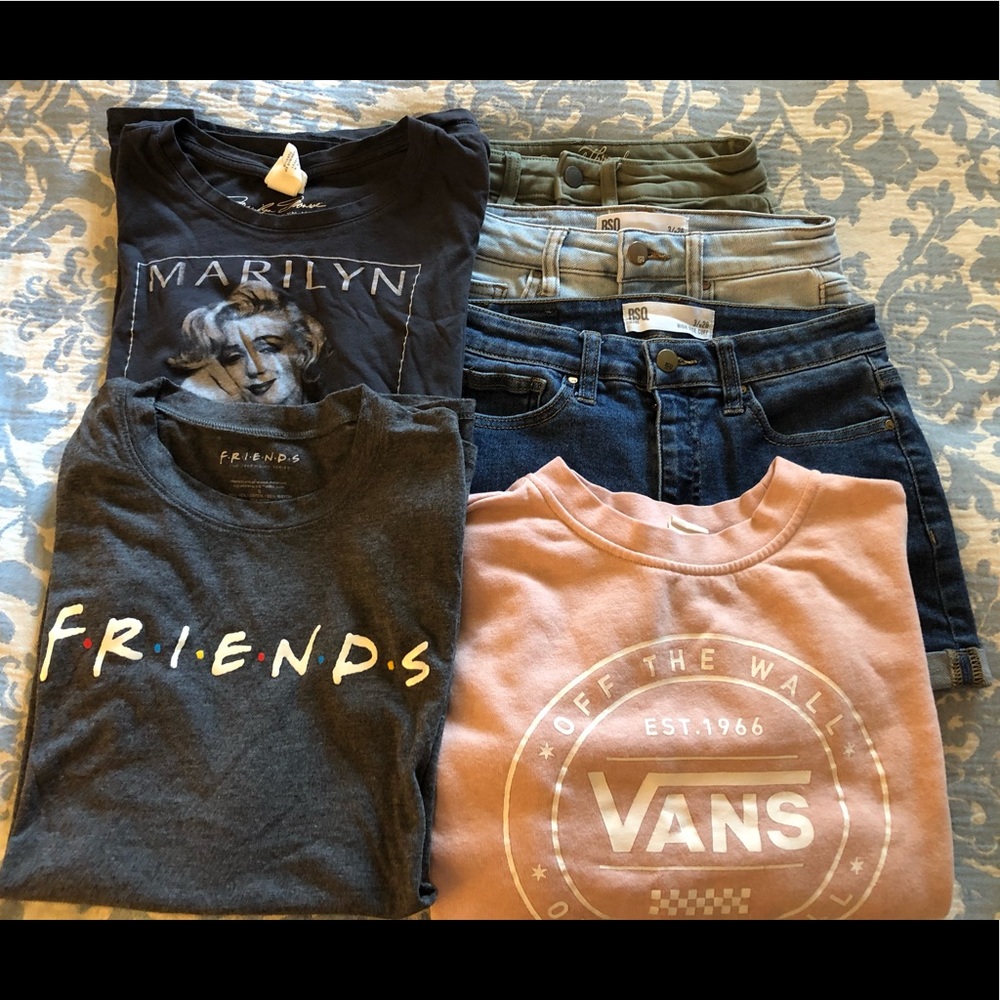 Juniors Bundle-1 sweatshirt, 3 jean shorts, 2 tee shirts